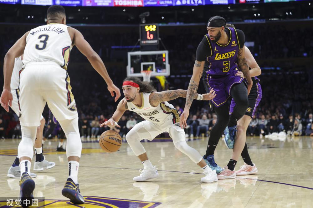 赛场站稳脚 赛场站稳脚